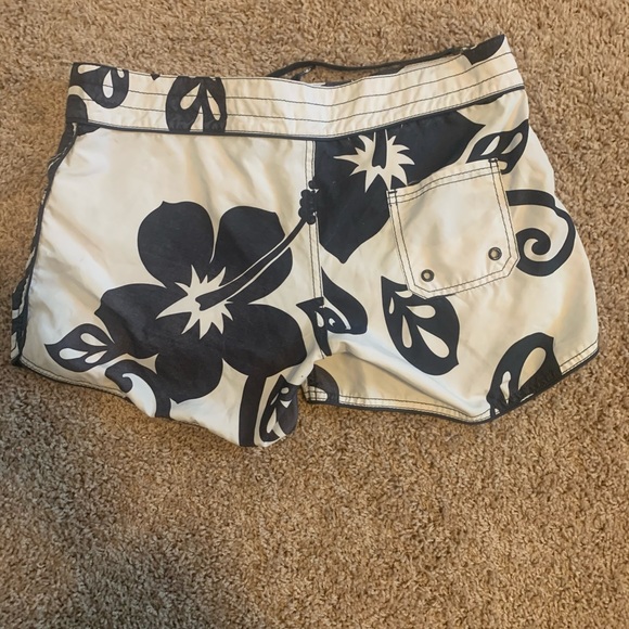 Body Glove Swim Shorts. New w/out tag - Picture 4 of 9